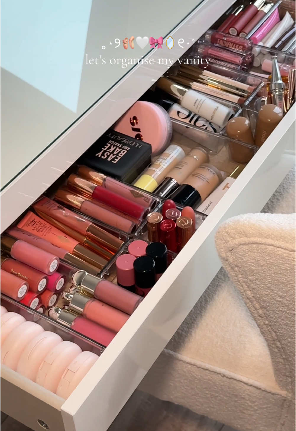 let’s organise my vanity 🩰🤍🪞 finally managed to sort a vanity! feels so good to have things put away + it was so satisfying to organise 🥹🎀 #makeup #organize #vanity #makeupcollection #asmr #asmrsounds #organizewithme #vanitymakeup @Saie @Rare Beauty @Charlotte Tilbury @Hourglass Cosmetics @Huda Beauty @rhode skin @Gisou @Summer Fridays 