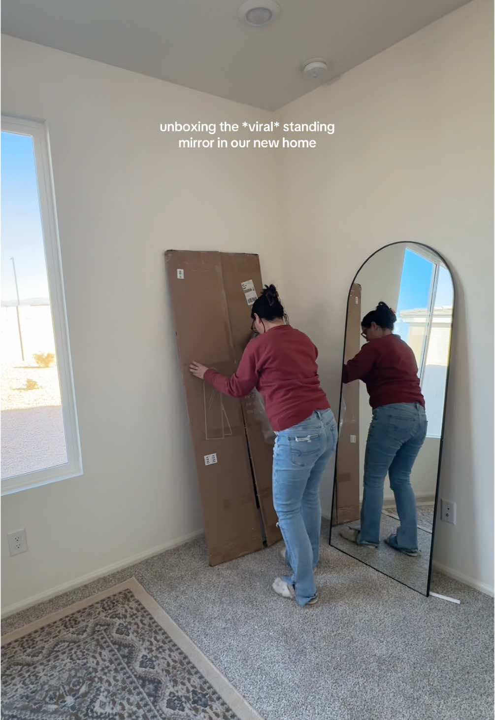 I cannot believe I FINALLY snagged this mirror after months of checking if it was back in stock!! Our new home is slowly coming together🏠❤️  #mirror #standingmirror #homedecor #newhome #homefinds #unboxing 