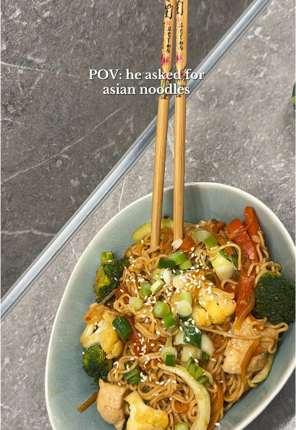 Asian noodles with chicken ❤️ #asian #asiannoodles #noodles #chickenrecipe #quickrecipes #recipes #vegetables #noodlerecipe #recipesforyou #asianfoodlover #squidgamenetflix #f#viralditiktok 