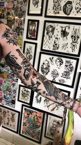 progresso de hoje nesse fechamento, falta pouco… #oldschooltattoo #traditionaltattoo #blackworktattoo 