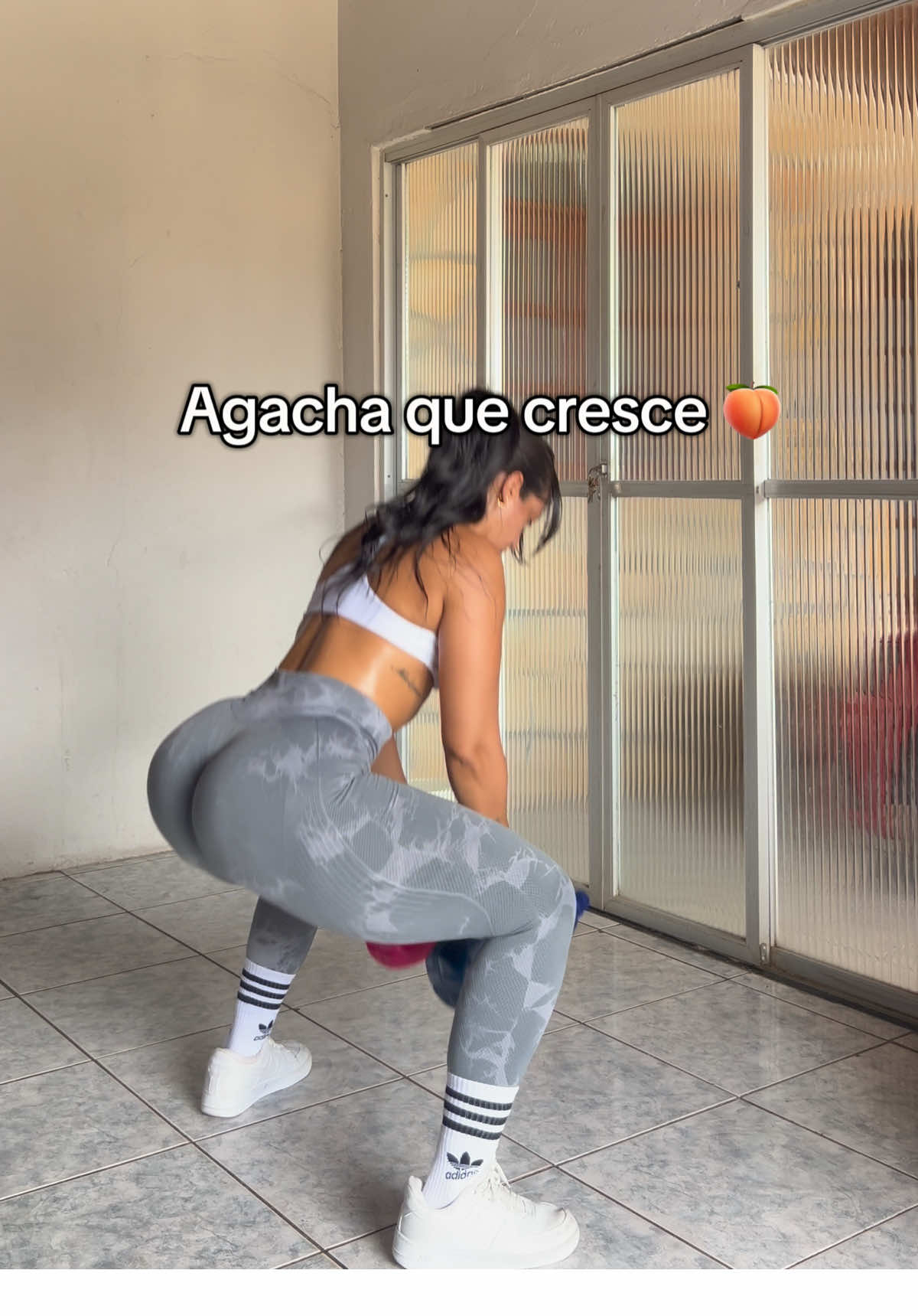 #creatorsearchinsights #sumo #treinoemcasa #gluteostraining Não tem exercício melhor para crescer glúteos e quadríceps. 
