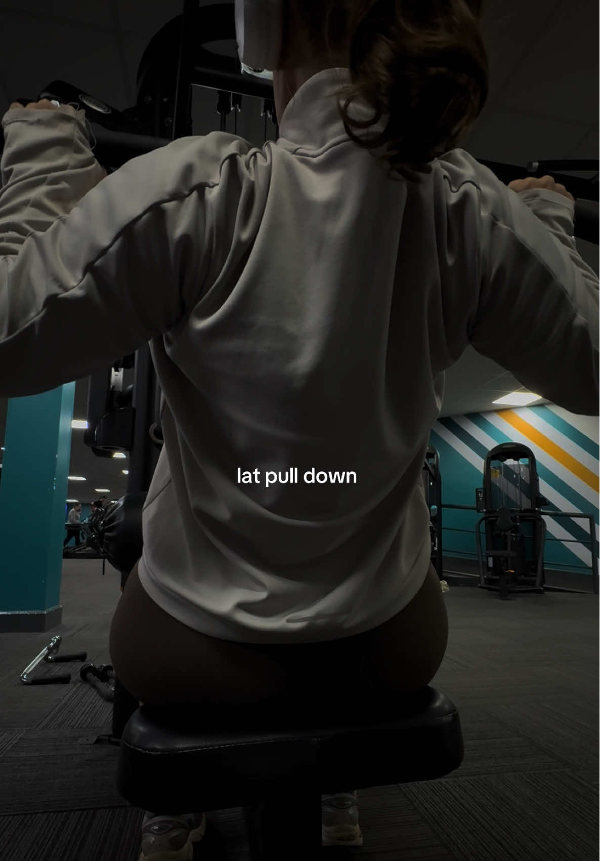 stick with me ladiessss 🤝🏽 #upperbody #backworkout #Fitness #WorkoutRoutines #backroutine #onlinecoach #fyp 