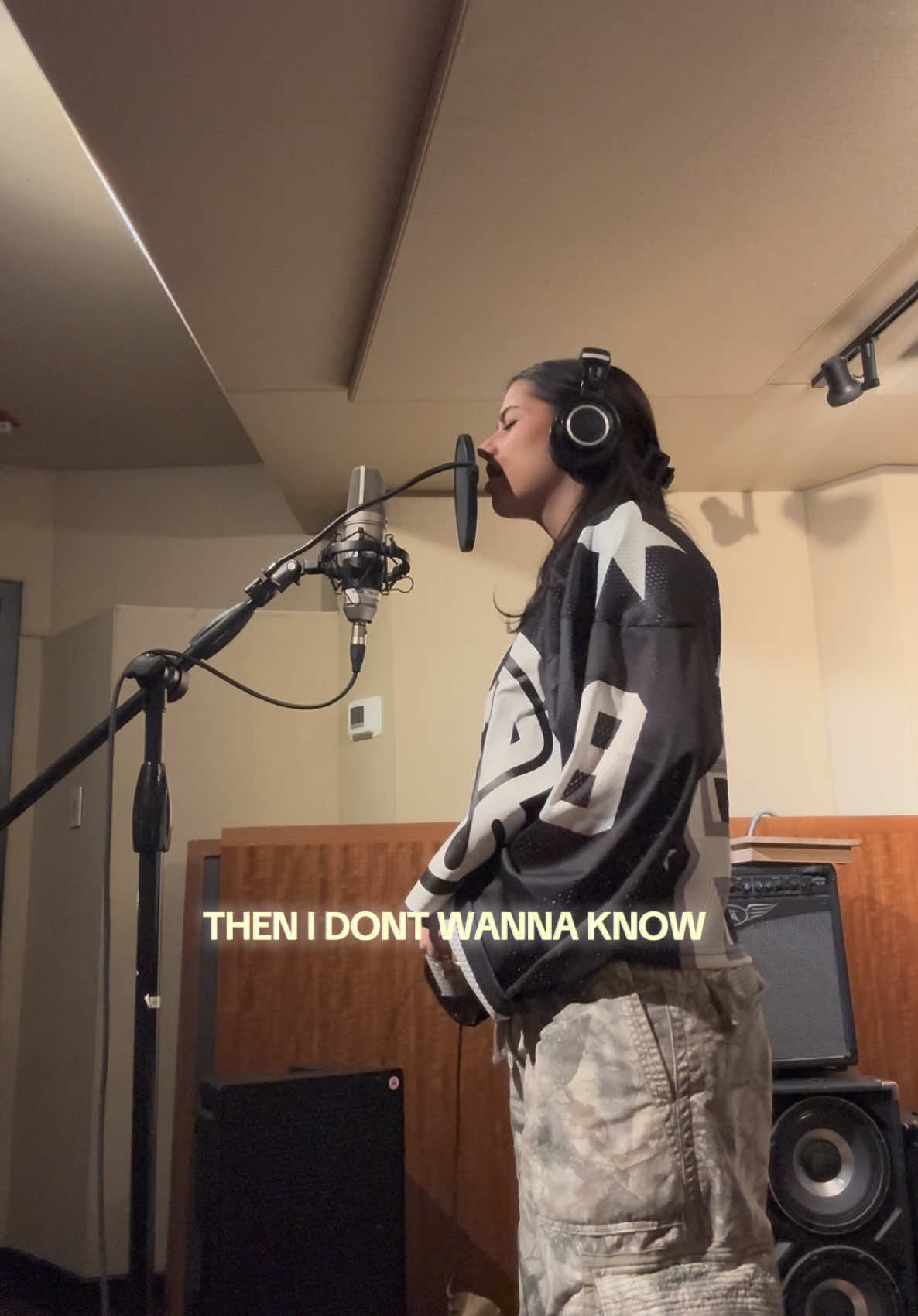 Should I drop this song ? 👀🫶🏼 #fyp #foryou #foryoupage #viraltiktok #trendy #trend #trending #sofiacamara #singing #viral #singer #trendingvideo #trendingtiktok #breakupsong #breakup #unreleased #unreleasedmusic #unreleasedsong #singersongwriter #singersongwritersoftiktok 