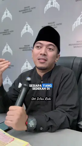 “SEDEKAH SUBUH” ✨ Rasulullah ﷺ bersabda: “Tidaklah seorang hamba melewati pagi hari kecuali ada dua malaikat yang turun. Yang satu berdoa, ‘Ya Allah, berikanlah ganti bagi orang yang berinfak.’ Dan malaikat yang lain berdoa, ‘Ya Allah, hancurkanlah (harta) orang yang menahan (infak).’” (HR. Bukhari & Muslim) Sedekah subuh adalah kebiasaan mulia yang mendatangkan keberkahan sepanjang hari. Meski nampak kecil, pahala dan keberkahannya begitu besar di sisi Allah. Mulailah hari dengan berbagi, karena balasan Allah selalu lebih dari yang kita berikan. ✨ INFO HAJI & UMROH HAASTOUR ✨ 🌍 Haji Furoda 2025 	•	🛂 Visa resmi haji 	•	🚀 Langsung berangkat di tahun ini (2025) 💎 Mulai 29.500 USD (Quad) 🕋 Umroh 2025 💼 Paket Pilihan: 	•	🌸 Umroh Sakinah: Mulai 33,5 Juta 	•	🌟 Umroh Mawaddah: Mulai 43,5 Juta 	•	🔑 Umroh Private: By Request 	•	✅ Umroh Ramadhan: Alhamdulillah Full Seat 📅 Estimasi Keberangkatan 2025: 	•	🗓️ 26 Februari (Alhamdulillah Full Seat) 	•	🗓️ 26 Mei (Haji Furoda) 	•	🗓️ 21 Juni 	•	🗓️ 23 Juli 	•	🗓️ 28 Agustus 	•	🗓️ 24 September 	•	🗓️ 22 Oktober 	•	🗓️ 19 November 	•	🗓️ 24 Desember 📍 Meeting Point: Bandara Soekarno-Hatta (dari manapun jamaah berada) 📞 Customer Service Haastour: 	•	📌 Kak Tri: 0851 1710 7020 	•	📌 Kak Atik: 0851 7998 7020 (Khusus info haji, umroh, & badal) Follow @haastour & @haasumroh #SedekahSubuh #BerbagiBerkah #HajiFuroda2025 #Umroh2025 #UIR #UstadzIrfanRizkiHaas