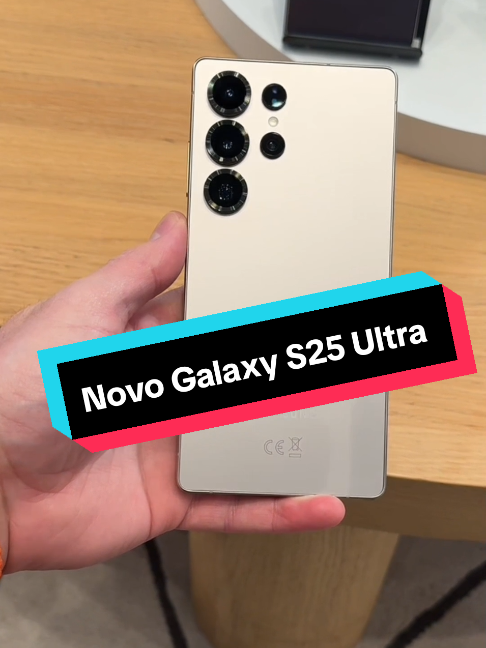 Samsung Galaxy S25 Ultra UNBOXING! Snapdragon 8 Elite Câmera Quádrupla de 200MP Android 15 (OneUl 7) bateria de 5000 mAh 12GB RAM/ 1 TB de armazenamento Ecrã AMOLED 2X Dinâmico de 6,9