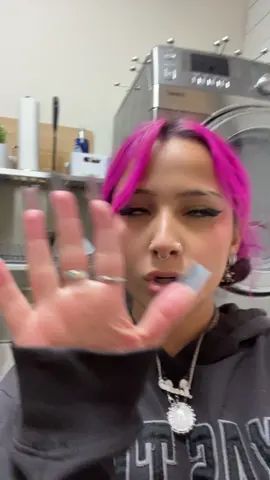 put a finger down if you can squirt