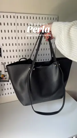 new released tote bag from @MOSSDOOM.PH  that fits all your essentials 🍒💫 #totebag #everydaybag #bagforwomen #tiktokfindsph #essentials #budolfinds #bagrecos #shoulderbag #mossdoombag #mossdoom #fyp 