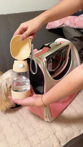 Eto talaga pinakagustu kong pet water bottle kasi 2in1 na sya. #petwaterbottle #petwaterdispenser #pettravelessentials #dogwaterbottle #petneeds #petsupplies #petessentials #PetsOfTikTok #dogsoftiktok #shyyassy 