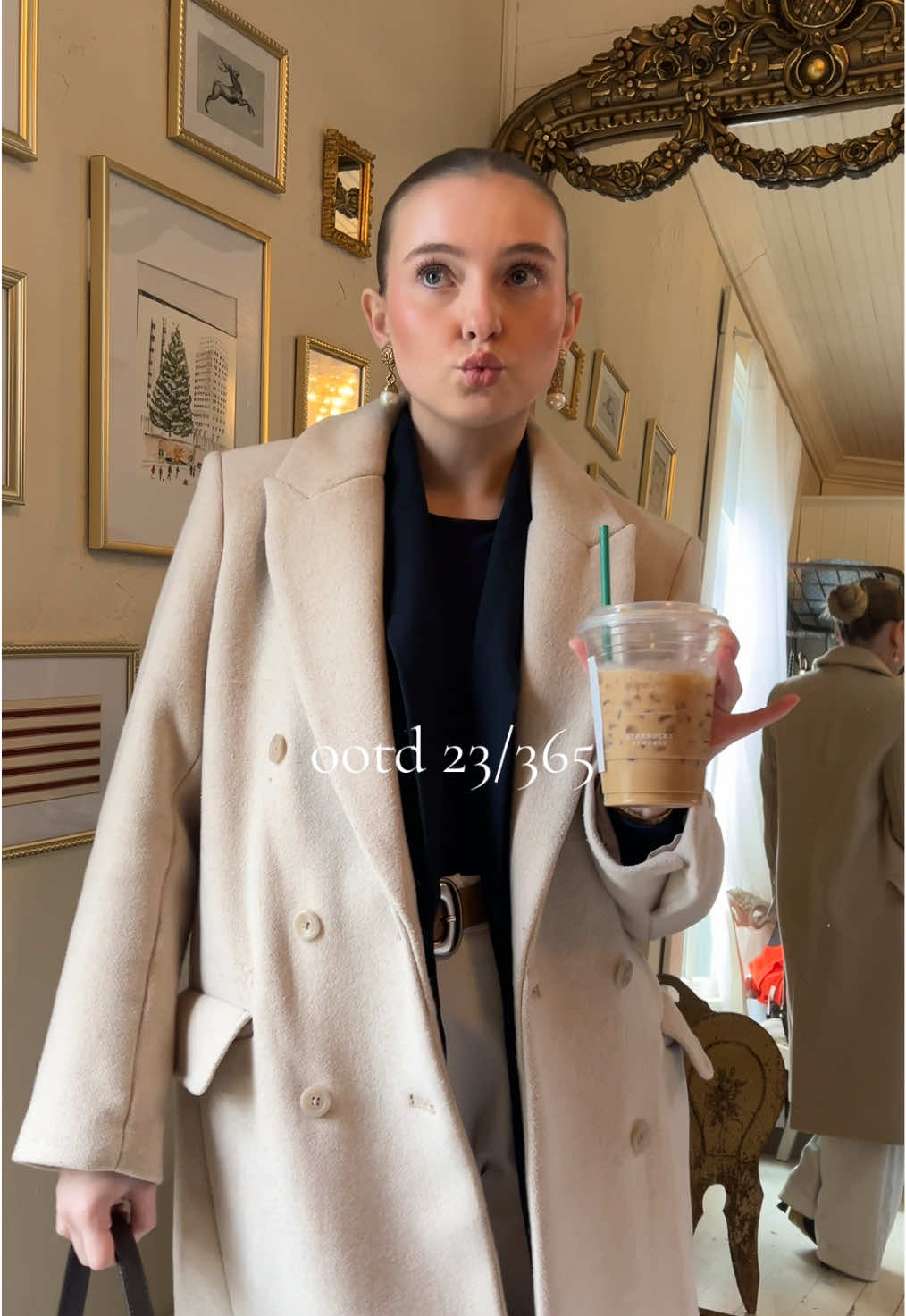 I fear I didn’t film a serious just looking cute ootd for today so enjoy these random clips from my grwm where I wasn’t talking #OOTD #trenchcoat #woolcoat #abercrombie #princesspolly 