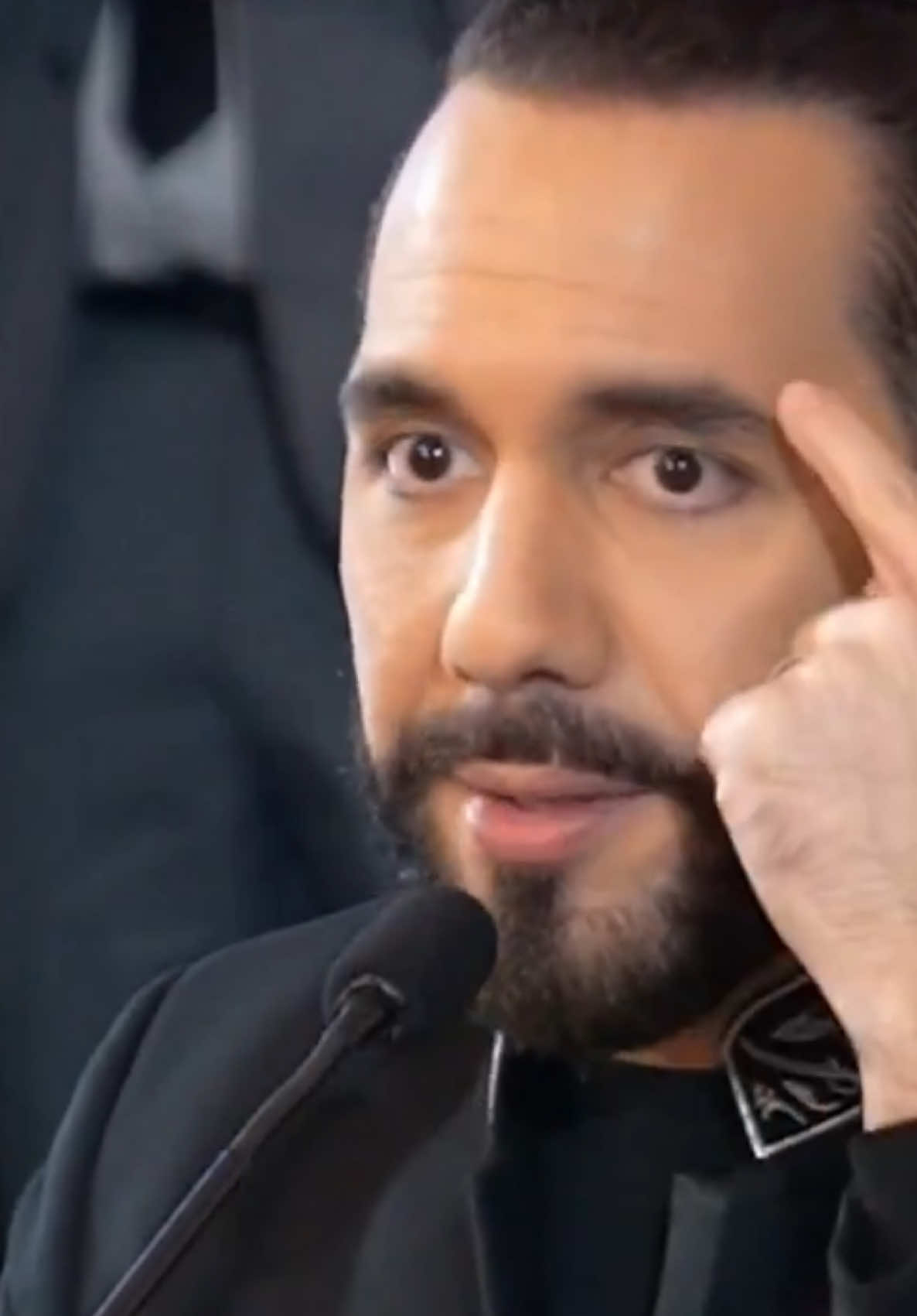 @Nayib Bukele 