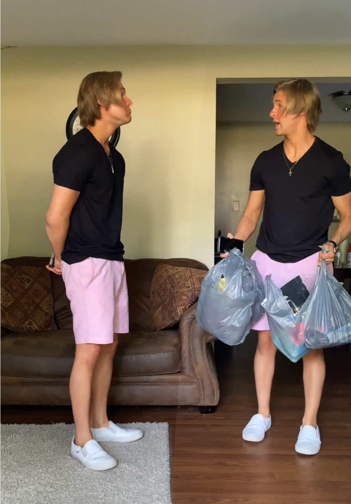 Replying to @Shane Nagy Things You Wish Siri Could Do Part 4 🤔 #siri #magic #trick #relatable #public #skit #waitforit 