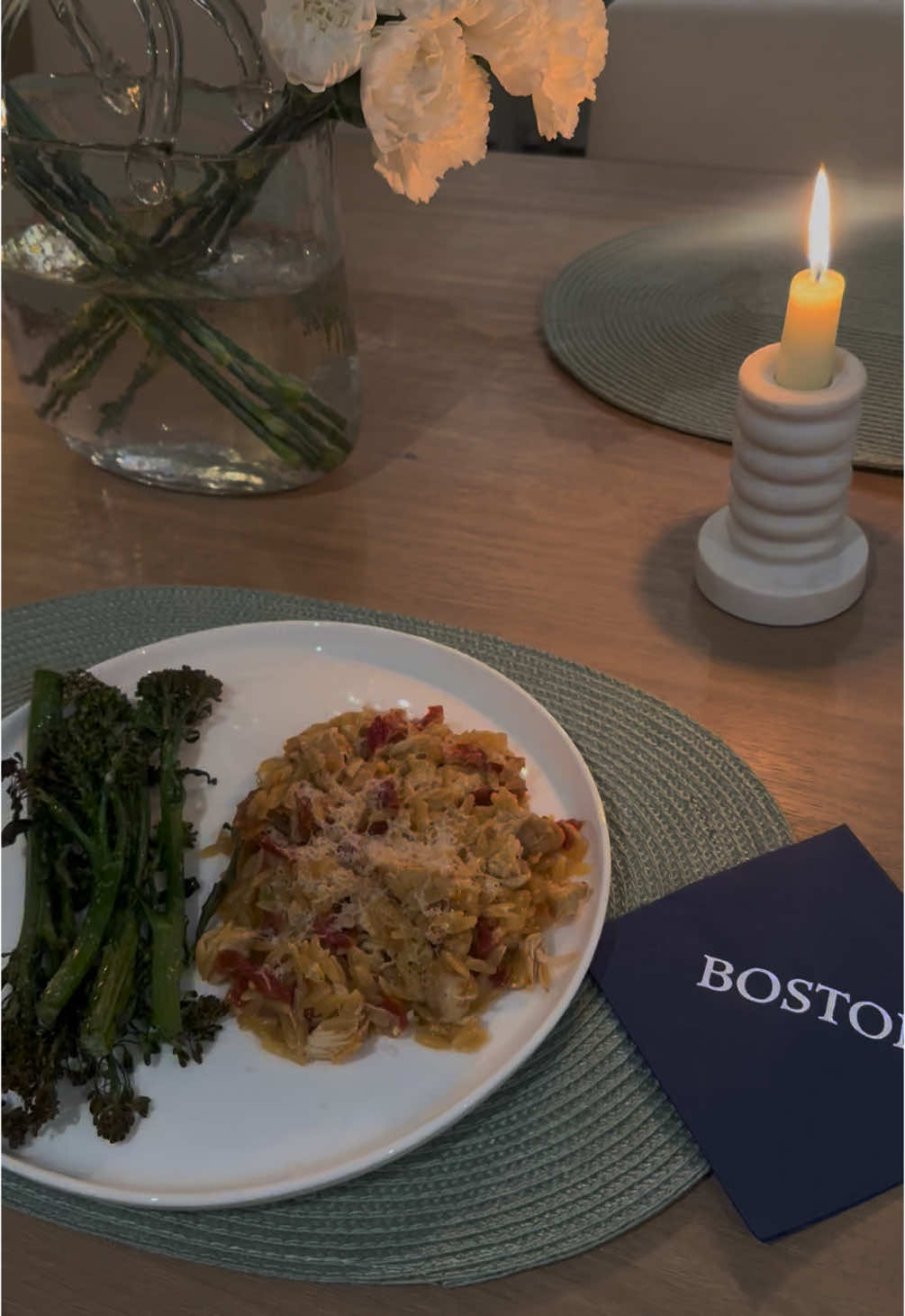 You don’t need to follow a recipe just throw in random amounts of everything and it’s perfect. Sun dried tomatoes made the entire dish and I even added cottage cheese. GOD THIS WAS SO GOOD. #marrymechicken #marrymeorzo #dinner #food #mealprep #DinnerIdeas #dinnerwithme #carawayhome 