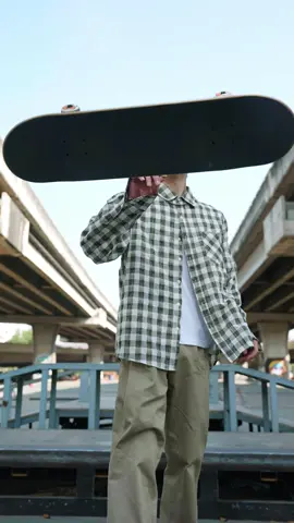 หลอกเด็กมาเล่นสเก็ตบอร์ด🏂💫 #GalaxyS25Ultra #GalaxyAI #TeamGalaxy #GalaxyUnpacked @Samsung Thailand 