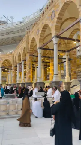 تیرے در کے پھیرے لگاتا رہوں میں صدا شہر مکہ میں آتا رہوں میں #islamic_video #حرم شریف #sudiarabia #Pakistan #viralvideo #tiktok 