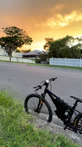 That sunset 🌅 Motors back in stock soon!! #2000w #52v #2kw #aussiebikekits #abk #ebike #ekit #sunset #sunsets #hardcase #battery 