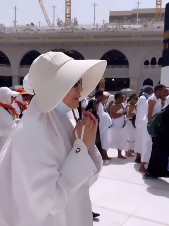 #stitch dengan @scrollaja iji ya kak.. ini contoh topi yang kemarin di pakai Nagita saat haji #topihaji #topiumroh #topinagitaslavina #topiviral #topivisor #topiantiuv #topiantipanas #terlaris #fyp #mekkah #madinah #myar05_2 