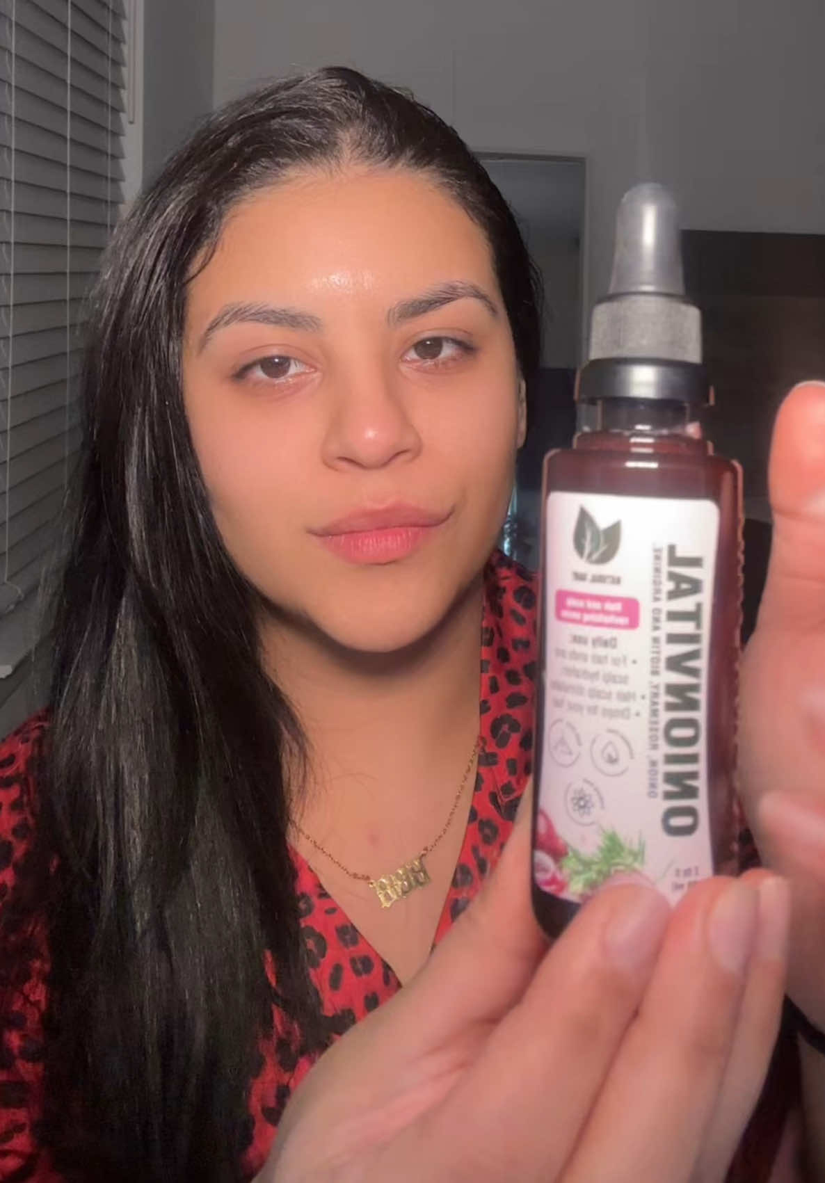 Este producto es esencial para la rutina de mi cabello! Van amarlo tanto como yo! Es increible 😩 @Natural Sant USA #sueroparacabello #naturalsant #colombian 