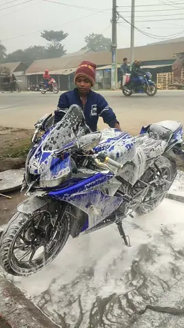 bike wash video #bikelover #r15v3lovers #foryou #foryoupage #vairalvideo #fypシ゚viral #vairaltiktok #bdtiktokofficial🇧🇩 #ononto_habib511 
