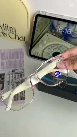 I chose a Valentine's Day gift for you. It's this smart Bluetooth glasses. It comes in black and white, which is very suitable for gifts.#tiktokmademebuyit #ValentinesDay #falldealsforyou #TikTokShop #bluetooth #fyp #giftideas #glasses #bluetoothglases #bluelight #bluelightglases