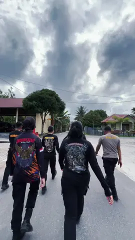 #CapCut Olahraga sore Polwan Dit Samapta Polda Kalteng #fyppppppppppppppppppppppp #fypage #fypシ゚ #fypp #palangkaraya #ditsamapta #polwan #polwanindonesia #kalteng_palangkaraya #sabharapolri #kesatriasadawiraragapatinusantara🇮🇩 