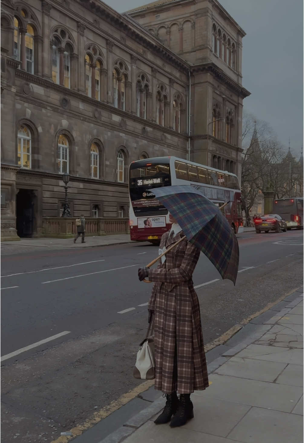 This is Scotland 😍🏴󠁧󠁢󠁳󠁣󠁴󠁿 #أدنبره #Scotland #british #اكسبلورexplore #travel #تصوير #shein #ستايلي #سفر #الشعب_الصيني_ماله_حل😂😂 