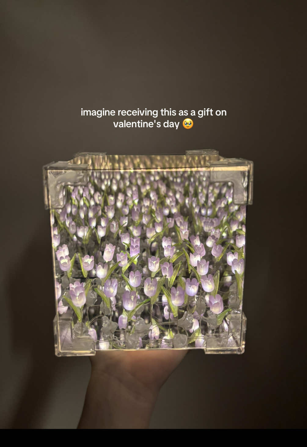 found the perfect gift for valentine's day 🤍 #tulipnightlamp #tulipnightlight #tuliplamp #giftideas #valentinesgift #valentinesgiftideas  