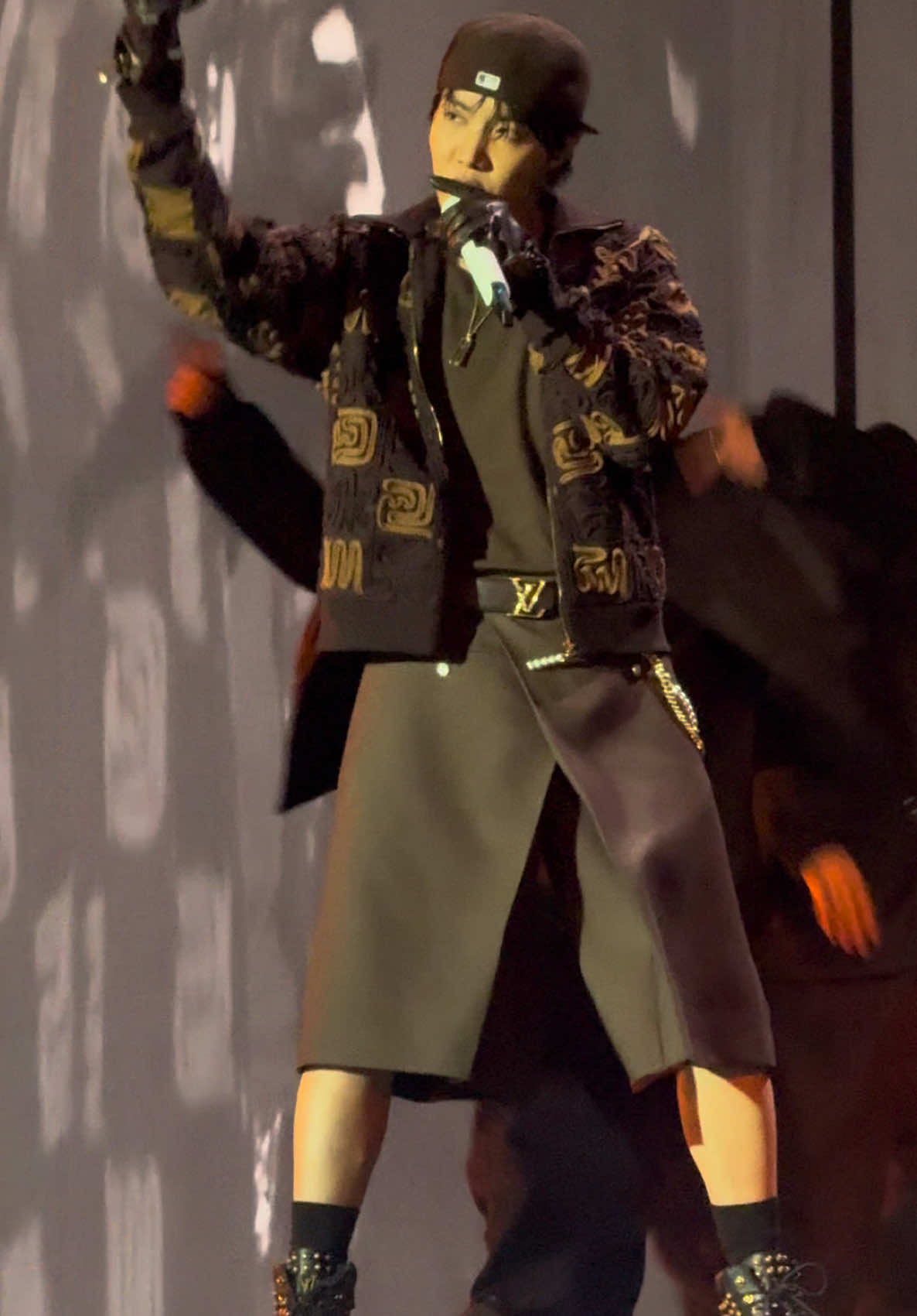 J-Hope en concert en France à Paris !! || #jhope #hobi #bts #armybts #galadespiecesjaunes #galadespiecesjaunes2025 @BTS @hobipower 