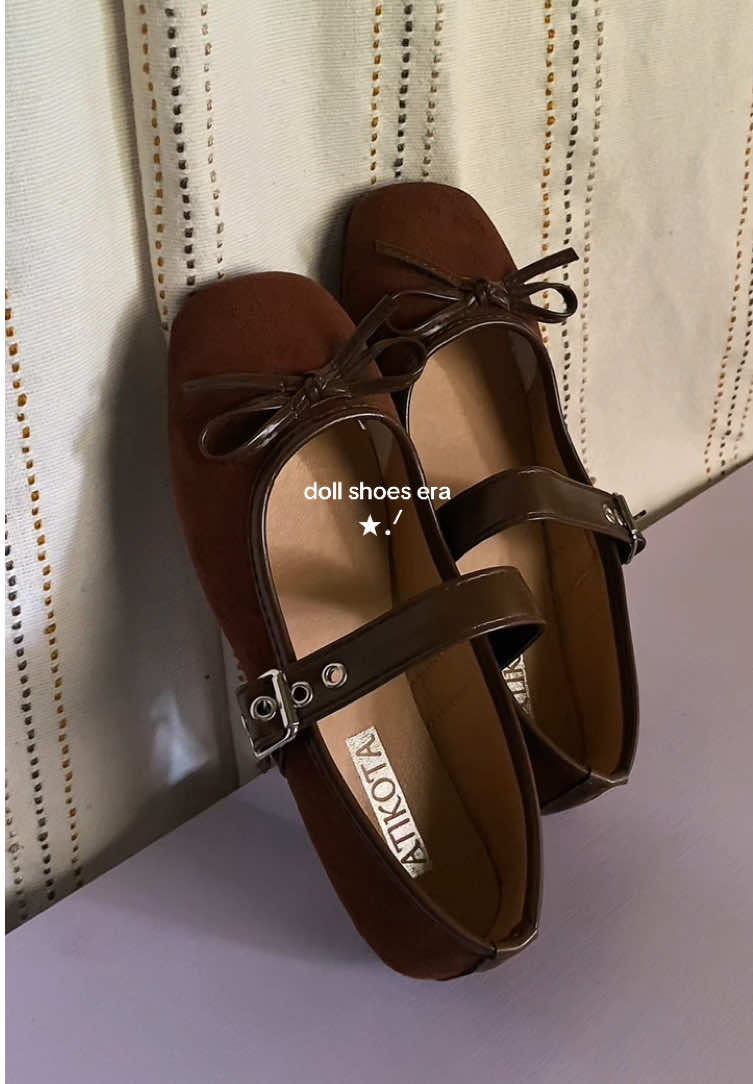 been obsessed with flat/doll shoes lately 🥰🫶🏼 #dollshoes #atikota #atikotaflatslippers #dollshoesforwidefeet #titaoufit #titaoutfitideas #outfitinspo #OOTD 