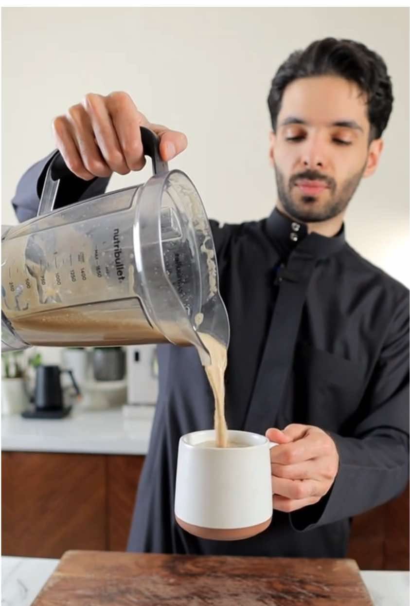 . القهوة السريعة: كوب ماء حار ملعقة كبيرة حليب بودرة ملعقتين قهوة سريعة التحضير ملعقتين ونص سكر  نص علبة قشطة . . #قهوة #كوفي #مشروبات #coffee #vyp