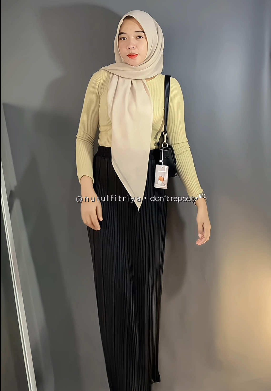 Cantik banget model rok  plisket yg satu ini 🫵🏻 #rokplisket #rokviral #rokkekinian 