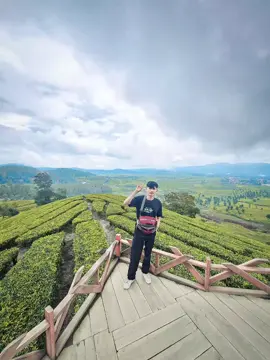 Bandung seginih indah nya tapi masih jomblo aja😅