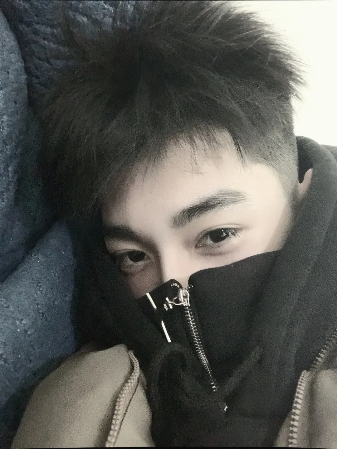 Đừng chìm đắm trong một cảm xúc quá lâu…