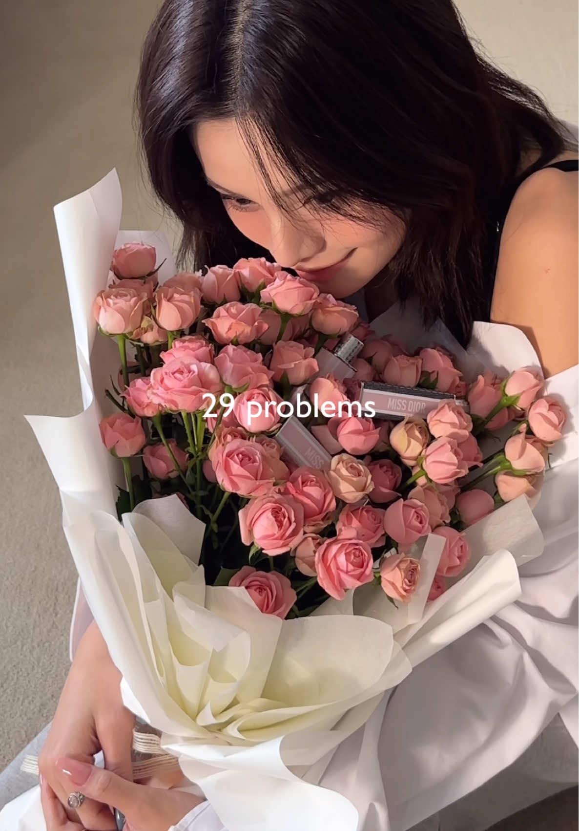 디올의 새로운 미니 미스 솔리드 퍼퓸과 함께 힐링하기🤍 @Diorbeauty  #MissDior #디올뷰티 #디올향수 #미스디올미니미스 #미스디올 #미스디올퍼퓸 #미니미스 #DiorParfums #MiniMiss #DiorBeauty #향수추천 #선물추천