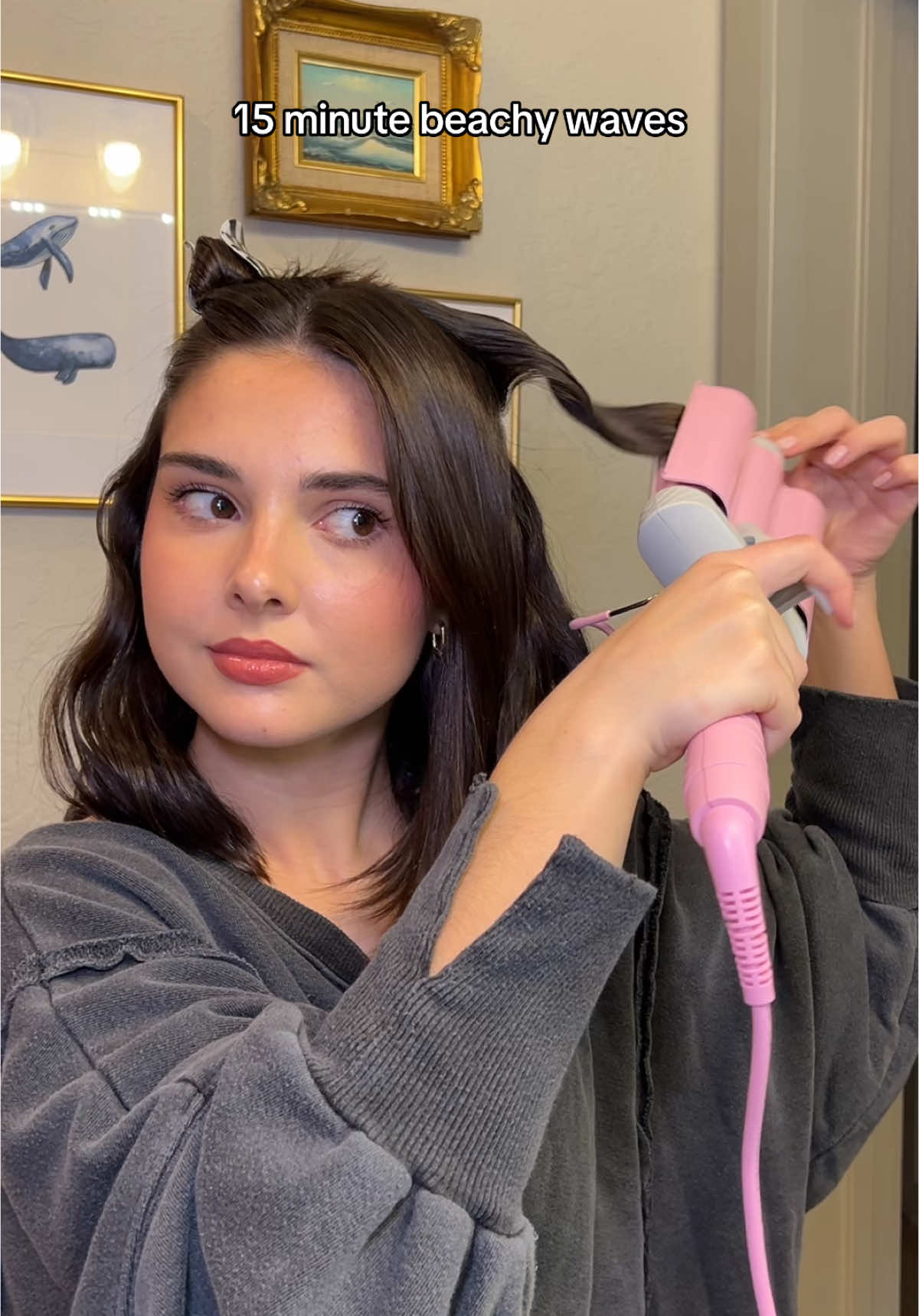this is my first time using a waver in monthssss and i forgot how much i love these waves 🤭 the one im using is from @Mermade Hair 💓  Products: @BondiBoost heat protectant @Aveda light hold hairspray @IGK Hair texture spray #hairtok #hairtutorial #beachwaves #beachywaves #shorthair #mediumlengthhair #messyhair #beachyhair 