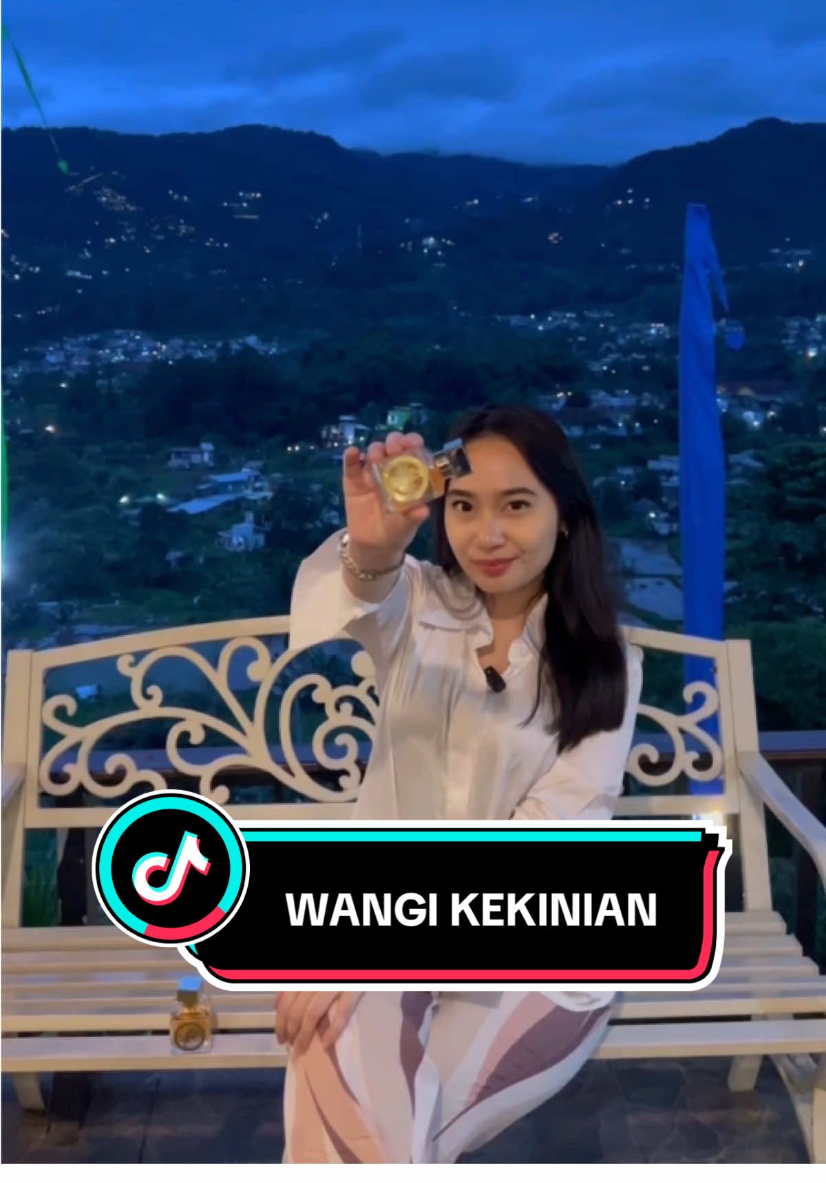 OKE BANGET KAN ? 200 ribuan aja dapet 3 parfum seenak dan semewah ini! 🥰✨ #hodlscent #wangiseharian #parfumeviral 