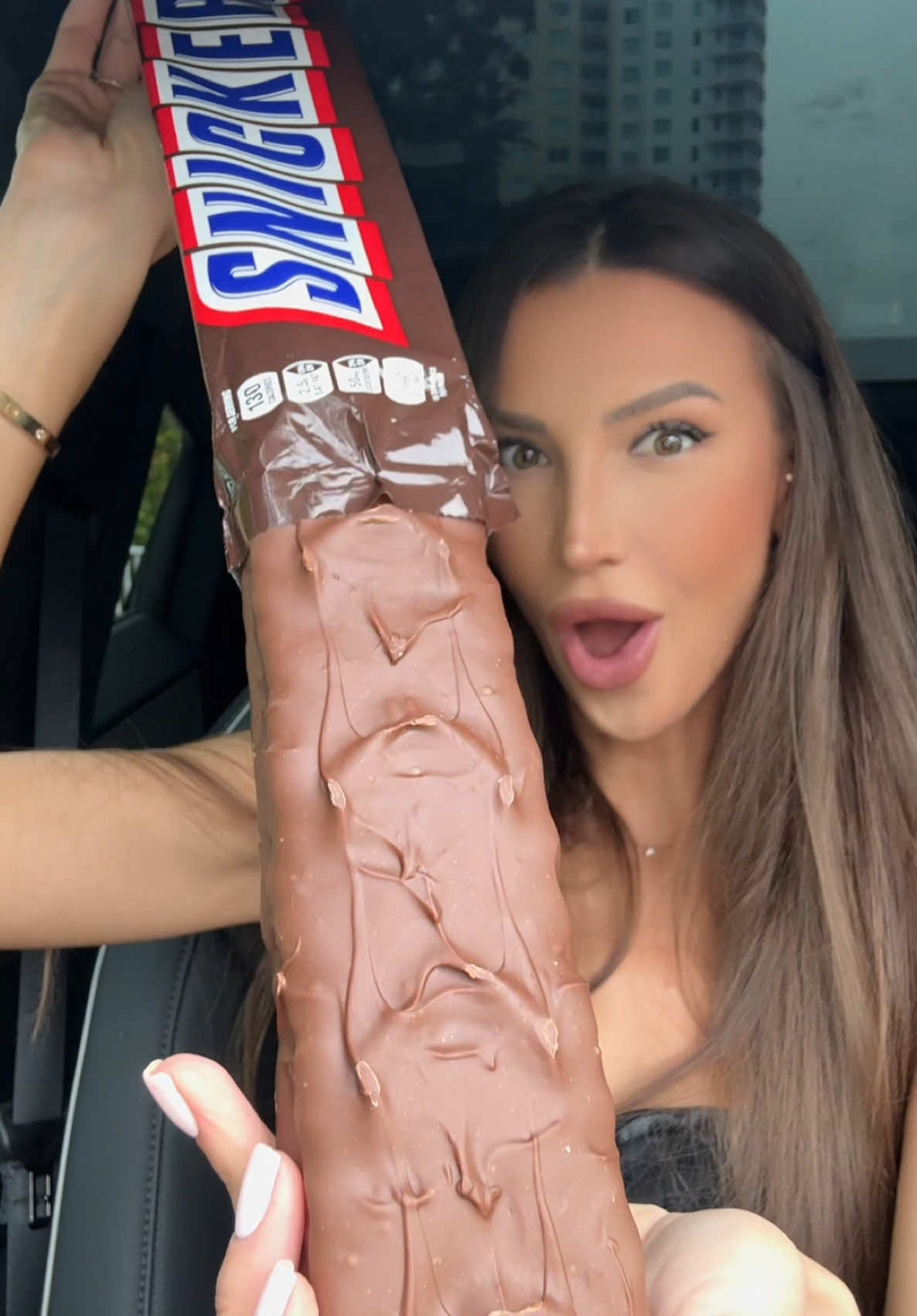🍫Giant Snickers or Giant Milka?🤤 #snickers #giantchocolatebar #giantsnickers #milka#milkchocolate #milkachocolate #mukbang #food #eating #treats #asmr #yummy #sweets #florida#snowinflorida 