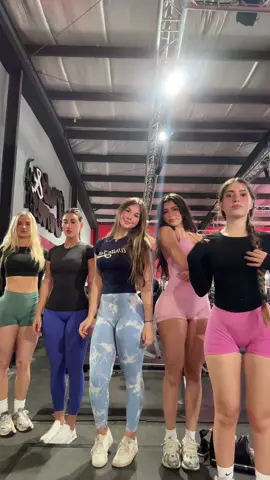 The gals 🫶🏼🎀💞 @Vega @lexi marvel 🎀 @Esterbron @noelle 