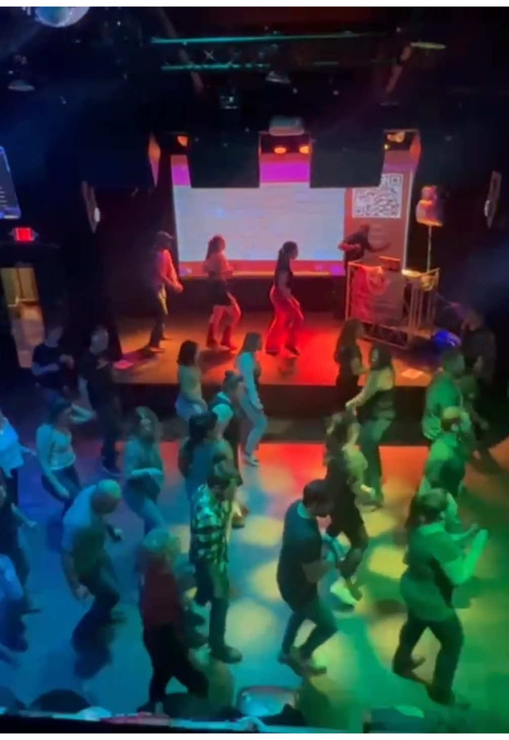 Mile after mile after mile after mile 🙃  Choreo: Ray Okuda Dance: Miles On It #milesonit #linedancing #linedancenewjersey #baranticipation #dancer #linedance 