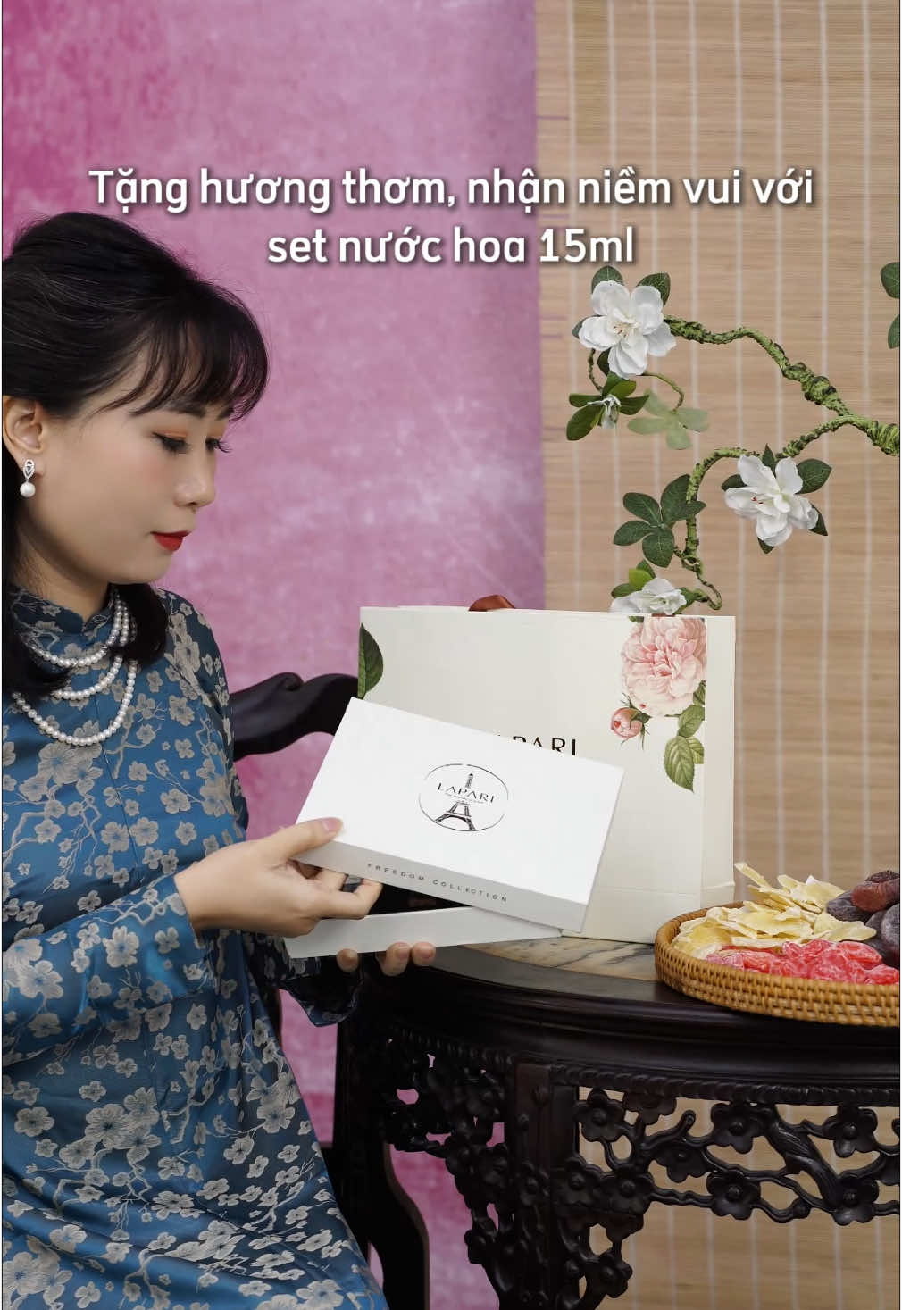 🌸 TẾT NĂM NAY NÊN TẶNG QUÀ GÌ? 🌸 LAPARI có vài gợi ý để bạn thể hiện tình cảm với người thân yêu trong dịp Tết này đấy nhé!  💝 Nước hoa: Dấu ấn tinh tế, để lại ấn tượng khó quên. 💝 Sữa tắm: Ngọt ngào hương Tết, khơi dậy cảm giác thư giãn trọn vẹn. 💝 Body Lotion: Dưỡng mịn làn da, lưu giữ hương thơm dịu dàng. Hãy để LAPARI thay lời chúc Tết ý nghĩa của bạn! #lapari #perfume #nuochoa #Lifestyle #tetholiday 