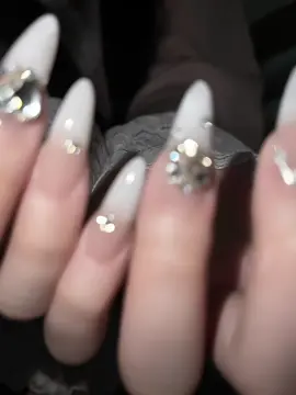 Rồi mấy bà đã có bộ nail hài lòng chưa .. chứ khách tui ai cũng mê eeee #xuhuong #fyb #xuhuongtiktok #nailgovap #naildesigns #nailđinhđa #nailtphcm #nailvideo ##nailtrends #govap #fyp 
