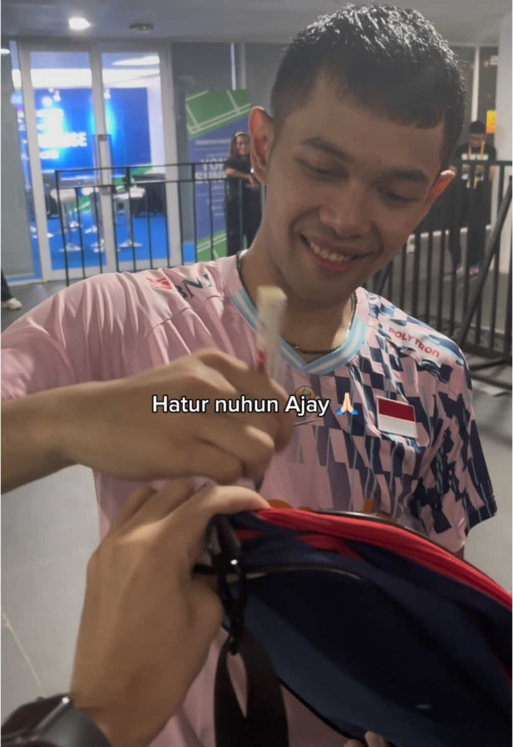 Demi apapun @Fajaralfian95 se ramah itu! Goodluck juarakeun Ajay!!! #badmintonindonesia 