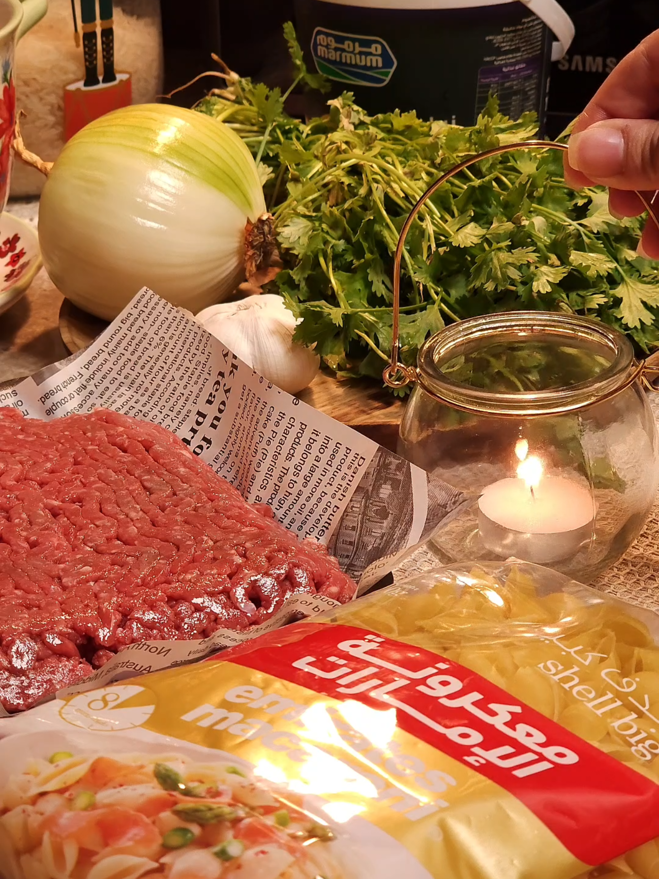 سهلة وسريعة وما بينشبع منها🤤🍲 نورتي بيتي الصغير🏡 الحقيني عالمطبخ لنشرب فنجان قهوة☕️  ندردش شوي ونجهز شيش برك كذابي🍲  ✨️المكونات: لحمة ناعمة🥩 بصل🧅 توم🧄 كزبرة خضرا🥬 معكرونة🍝 سمنة🧈 بهارات (كزبرة مطحونة، فلفل أسود، جوزة الطيب أو قرفة مطحونة)  ✨️الطريقة: 🍲سلقت المعكرونة وصفّيتها 🍲فرمت البصلة وقلّيتها بسمنة 🍲بعدين ضفت اللحمة والبهارات 🍲قلّيت الكزبرة الخضرا والتوم بالسمنة 🍲نخلت اللبن وخلطت معو كاسة مي مدوبة فيها ملعقة كبيرة نشا وزبّطت الملح 🍲رفعت اللبن على نار عالية وضلّيت عم حرّك كل الوقت لحتى يغلي 🍲لما غلى اللبن، خففت النار عالأخير وضفت ملعقة سمنة صغيرة 🍲ضفت المعكرونة واللحمة والكزبرة مع التوم 🍲زينتها بالكزبرة واللوز المحمص  وعوافي 🥰 احفظي الفيديو وخبريني رأيك لما تجربيها❤️ وناطرتك عالوصفة الجاية☕️ . 🛒لينك مشترياتي المفضلة من أمازون بالبايو🛒 #طبخ #طبخات_سهله #وصفات_سهله #وصفات #شيش_برك 