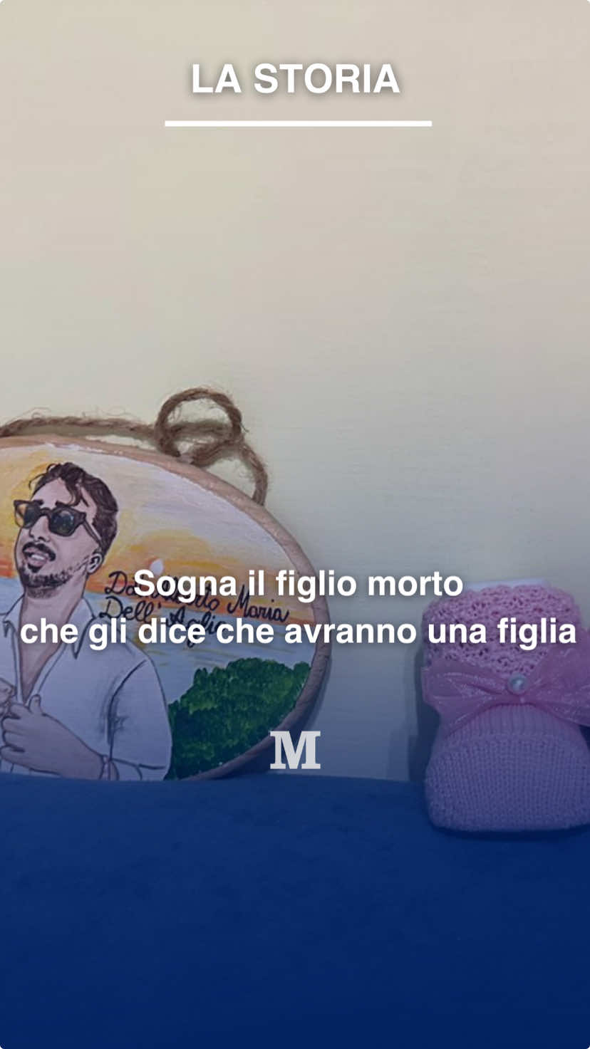 «Sono con la mia sorellina». Queste le parole che Alberto Maria Dell’Aglio, morto in un tragico incidente, rivolge al papà Rosario in un sogno. Sta camminando a passi leggeri e tiene per mano una bimba dai capelli biondi che porta verso il papà. Due mesi dopo, la mamma, Pina Esposito, scopre di essere incinta. Ieri è nata la piccola Claudia Maria. «È la luce nel baratro profondo in cui eravamo caduti» 📹 di @Rossella Liguori  #bambina #sogno #sognopremonitore #padre #figlio #madre #gravidanza #ilmattino  