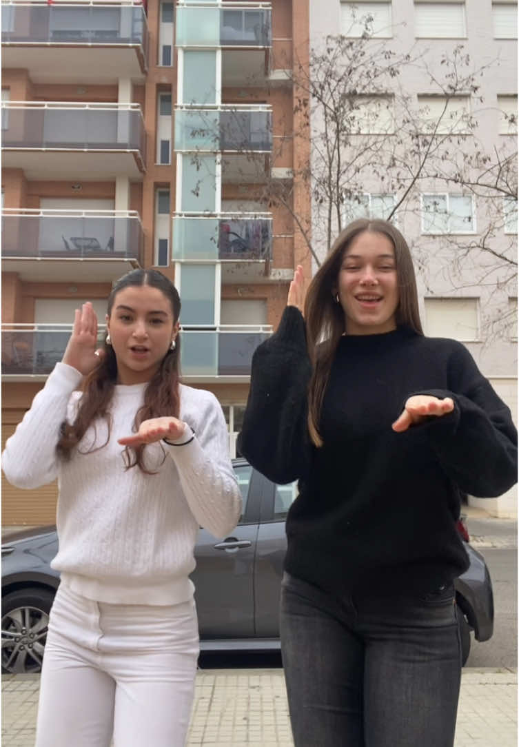 mientras vas bailando💗 #newtrend #news #tt #parati #fyp #vira #duo #baile #foryo 