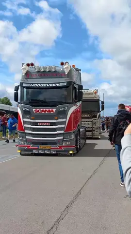 Van Triest Trucks 🤩 #vantriest  #truckshowciney #scaniav8  #hollandstyle🇳🇱😍👌 #openpipe  #truckspots_briek #vantriesttrucks  #dondersmooi😍💪🏻 #660s #foryou  #intercooler #showtruck #scania 