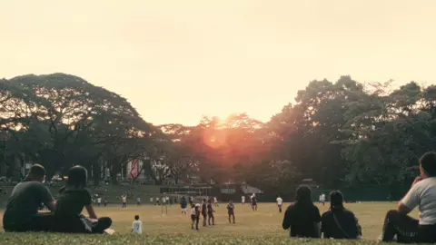 quick stroll sa UPD! trying a new style sa color grading process ko🙌 @fujifilmph  #filmtok #cinematic #fujifilmphilippines #fujifilmxt3 #updiliman #universityofthephilippines 