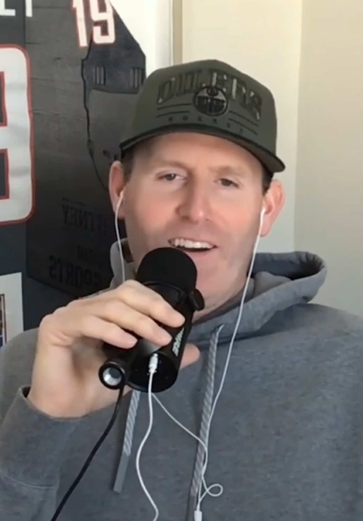 “We have megastars that have come out of here…” Dave talks Bussin’ leaving and how loaded Barstool would be if no one left