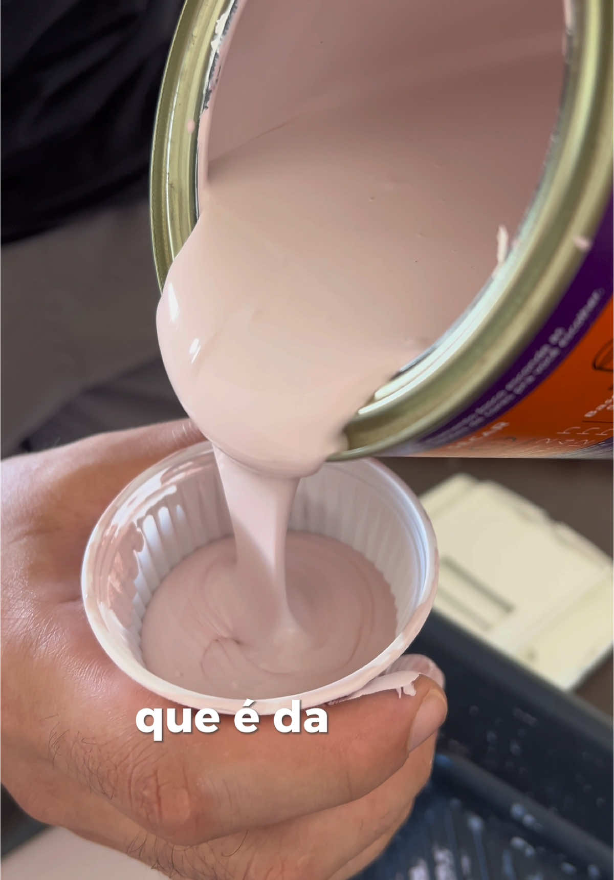 Pq que as coisas não dão certo de primeira??? 🤣 #pintando #pintandooquarto #decorando #decorandooquarto #quartinhodebebe #bebeacaminho #30semanas #gravidez 