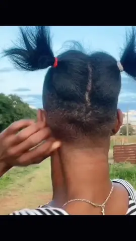 ketika mencoba ramah,tapi di balas tatapan sinis 😁 #videolucu #videongakak #lucungakak #fyp #gabunganvideolucu #gabungvideo 