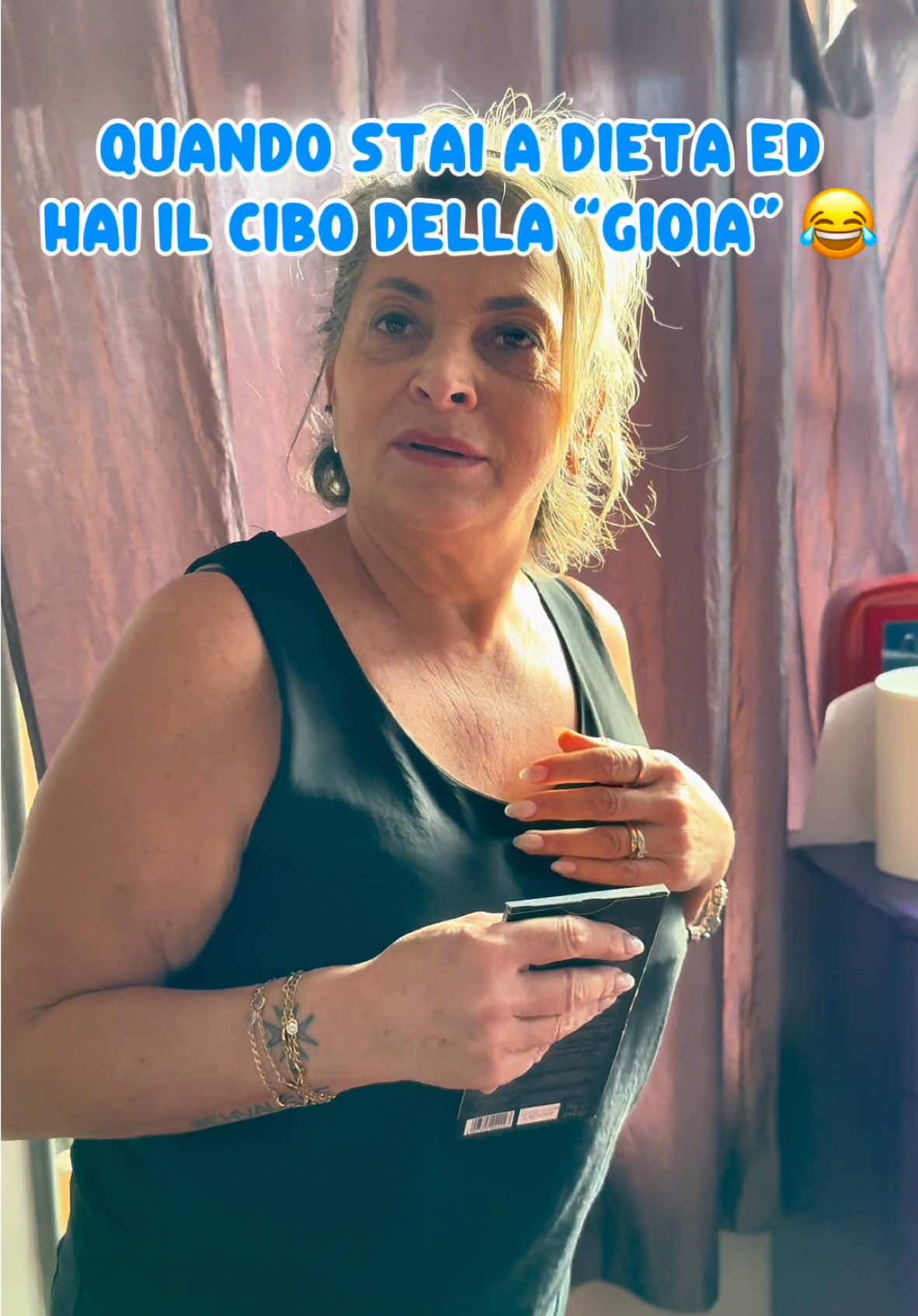 Non l’avevo mai sentito il cibo della gioia 😂 @Massimo Varamo @Angela Alviti #maaaèvalè #ridere #coppia #moglieemarito #mammaepapà #mamma #papá #mammaefiglio 